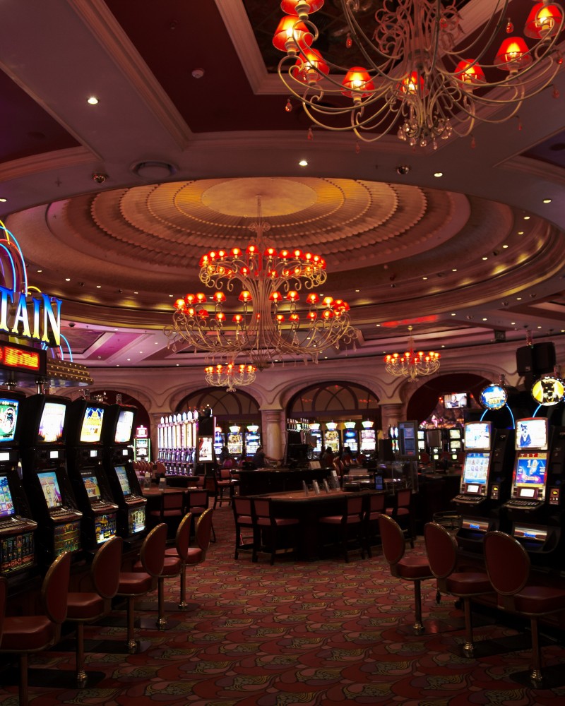 With 350 slot machines and 13 tables to choose from, you’ll find the game you want